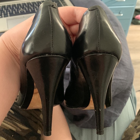 Size 7.5 black pumps by Enzo Angiolini - Picture 6 of 6